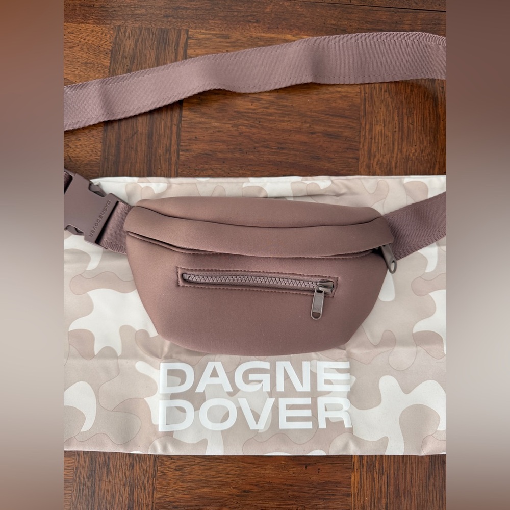 Dagne Dover Ace Fanny in Dune